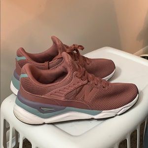 New Balance Women’s Sneakers X-90’s